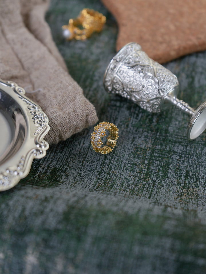 Starburst Ring in Gold-Plated Brass - BE FRUITFUL