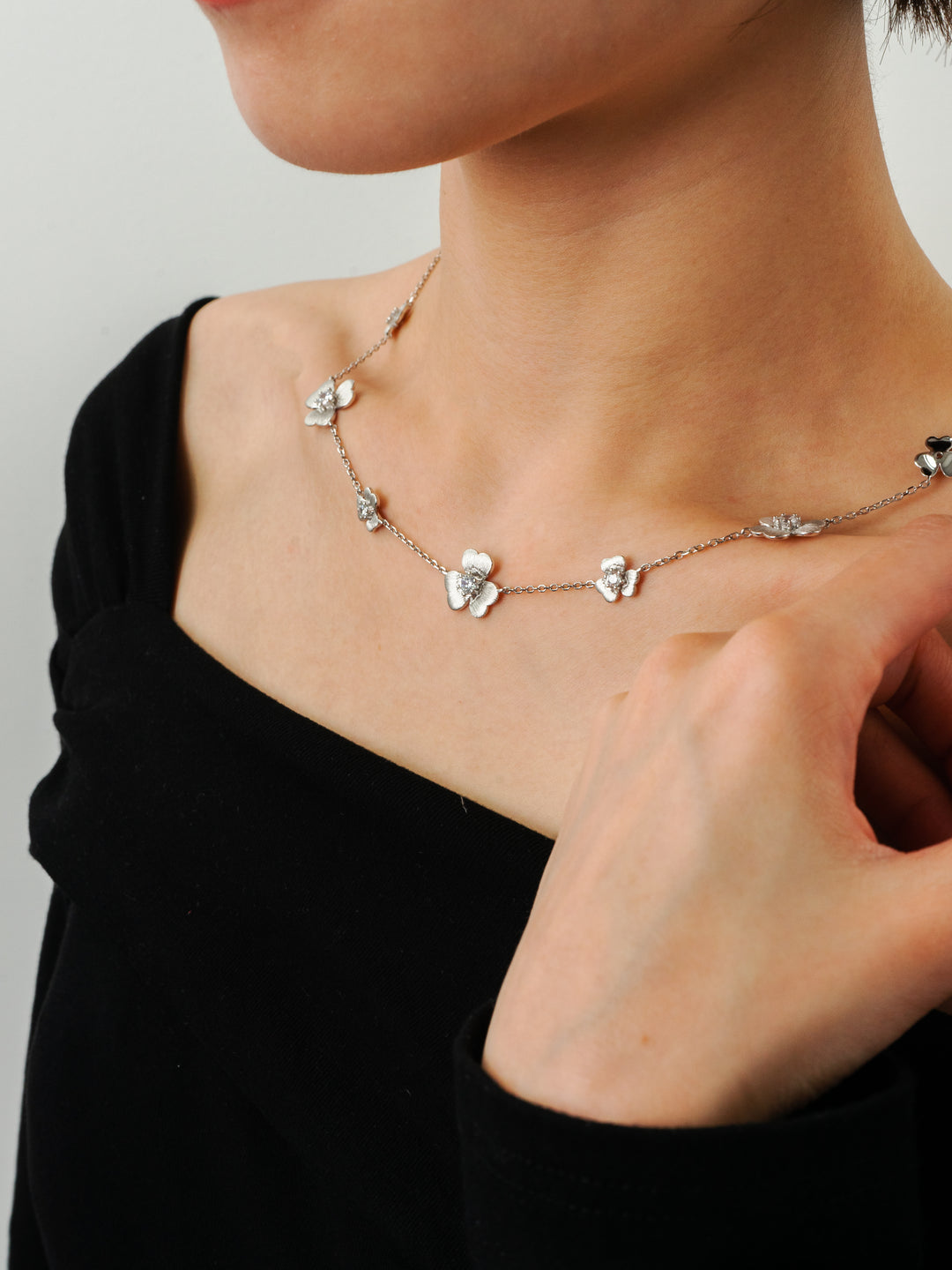 Camélia Necklace