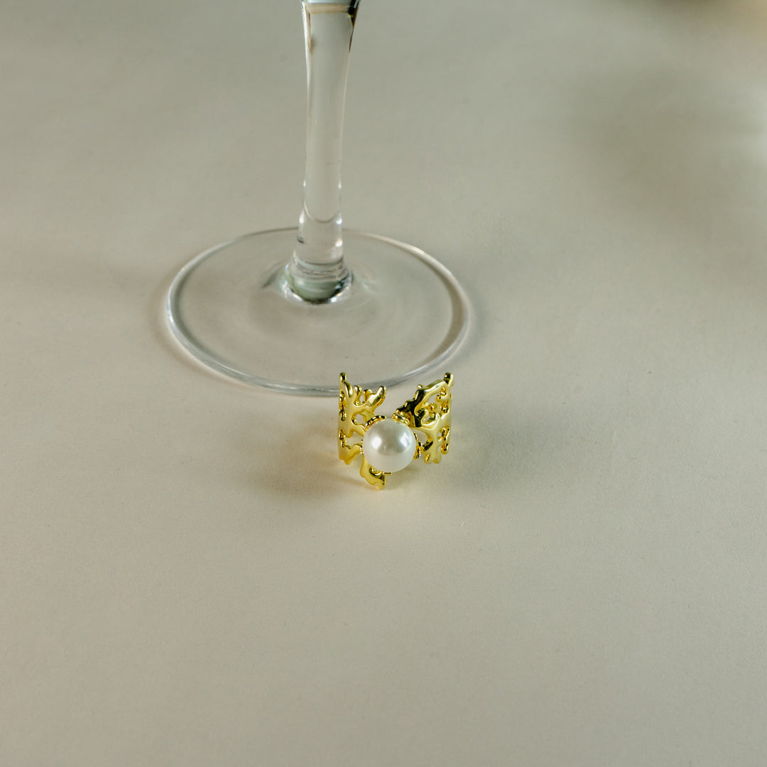 Pearl Crown Ring in Gold-Plated Brass - BE FRUITFUL