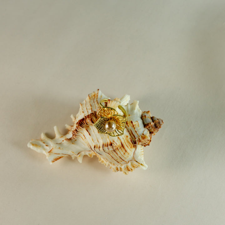 Gold Leaf Flower Ring in Gold-Plated Brass - BE FRUITFUL