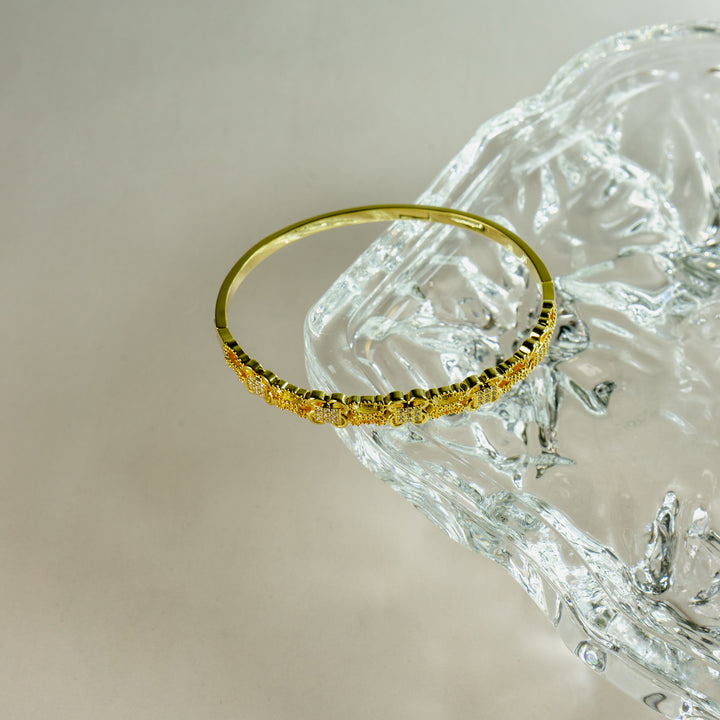 Entwined Flowers Bracelet in Gold-Plated Brass - BE FRUITFUL