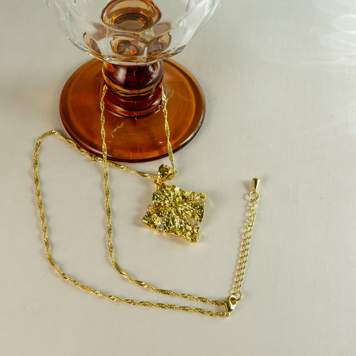 Metal Texture Necklace in Gold-Plated Brass - BE FRUITFUL