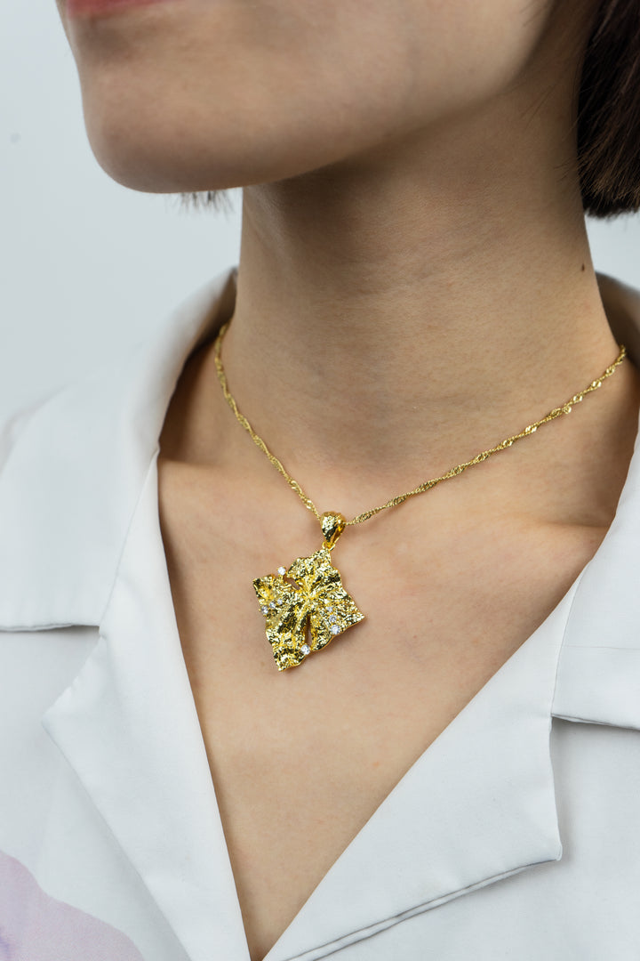 Metal Texture Necklace in Gold-Plated Brass - BE FRUITFUL